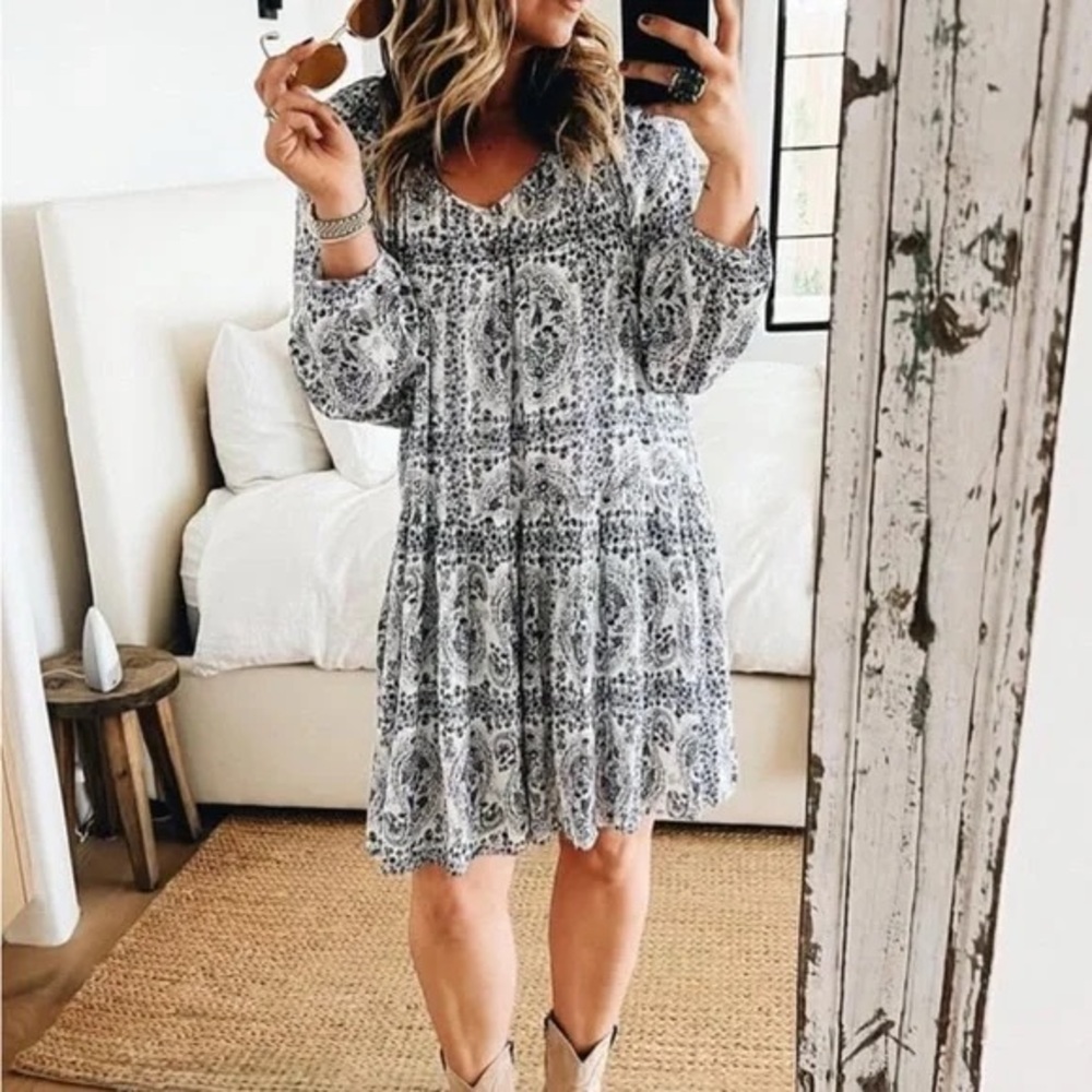 CJLA Brandi Dress in Blue and White Paisley Carly Jean Los Angeles